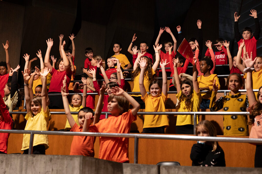 Bild des JUBIS beim Jubeln